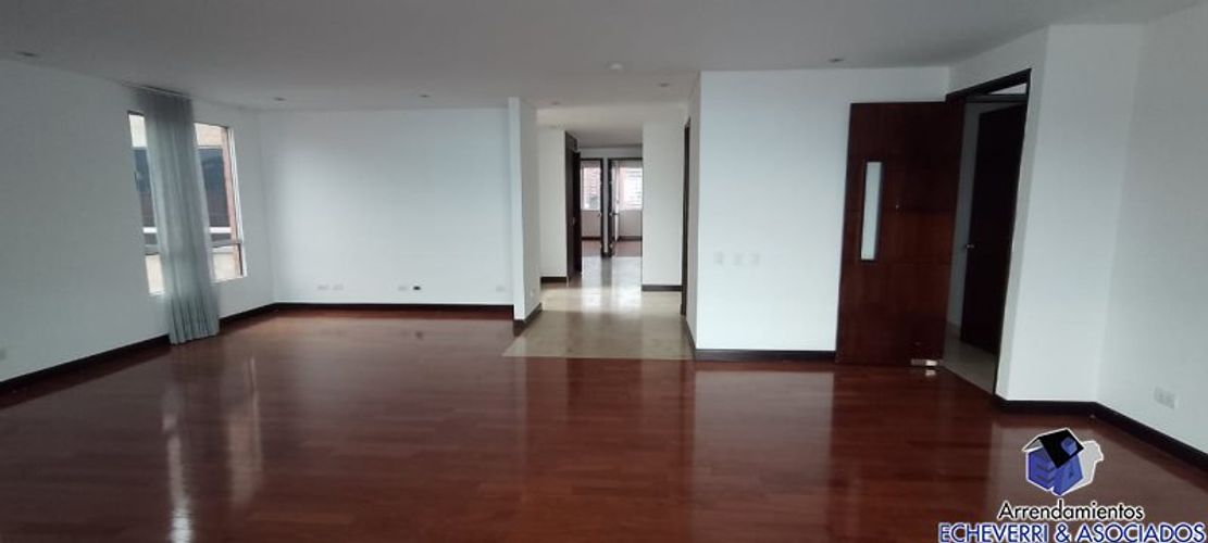 Apartamento de 3 alcobas en arriendo en La Calera, Medellín, 220 m² · foto 6 de 13