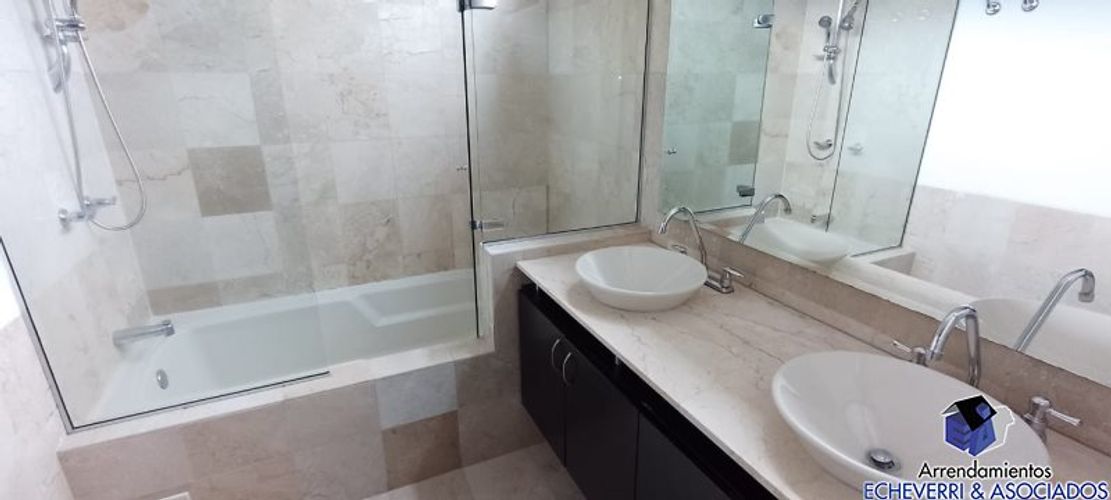 Apartamento de 3 alcobas en arriendo en La Calera, Medellín, 220 m² · foto 13 de 13