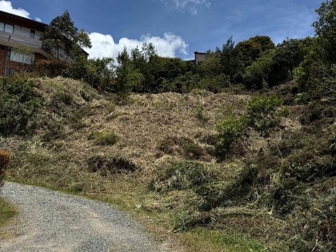 Lote en venta en Loma Del Escobero, El Retiro, 1748 m² · foto 3 de 12