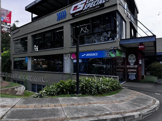 Local en venta en Las Palmas, Medellín, 400 m² · foto 2 de 10