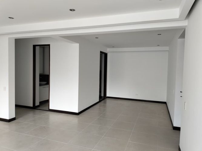 Apartamento de 3 alcobas en arriendo en El Poblado, Medellín, 160 m² · foto 10 de 19