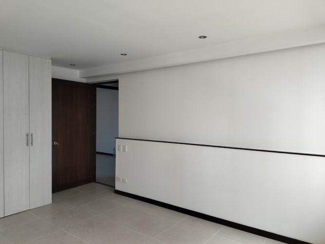 Apartamento de 3 alcobas en arriendo en El Poblado, Medellín, 160 m² · foto 13 de 19