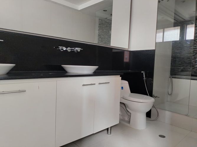 Apartamento de 3 alcobas en arriendo en El Poblado, Medellín, 160 m² · foto 18 de 19