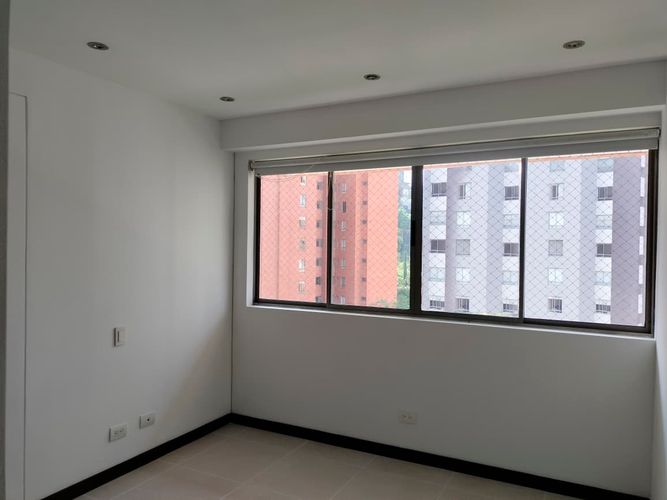 Apartamento de 3 alcobas en arriendo en El Poblado, Medellín, 160 m² · foto 5 de 19