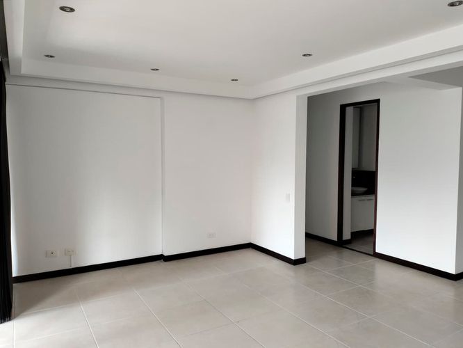 Apartamento de 3 alcobas en arriendo en El Poblado, Medellín, 160 m² · foto 15 de 19