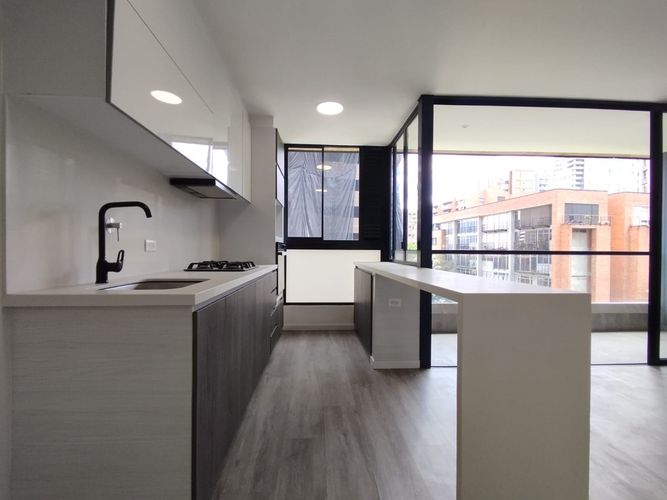 Apartamento de 2 alcobas en arriendo en El Poblado, Medellín, 86 m² · foto 6 de 20