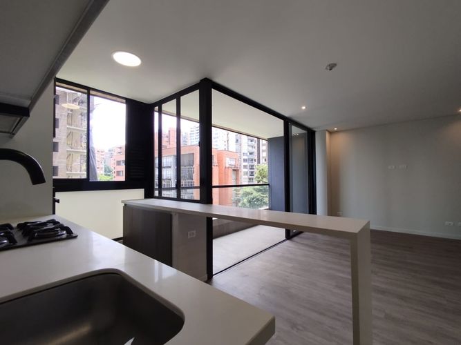 Apartamento de 2 alcobas en arriendo en El Poblado, Medellín, 86 m² · foto 8 de 20