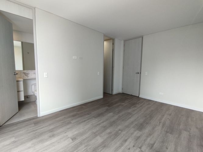 Apartamento de 2 alcobas en arriendo en El Poblado, Medellín, 86 m² · foto 14 de 20