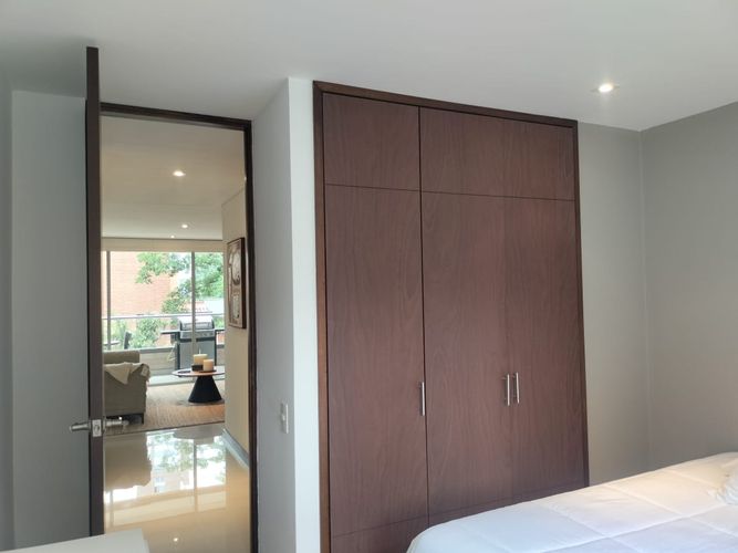 Apartamento de 2 alcobas en arriendo en El Poblado, Medellín, 91 m² · foto 9 de 14