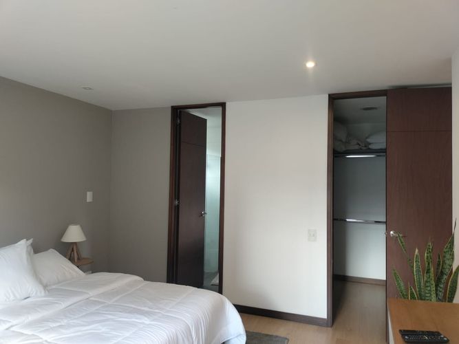 Apartamento de 2 alcobas en arriendo en El Poblado, Medellín, 91 m² · foto 10 de 14