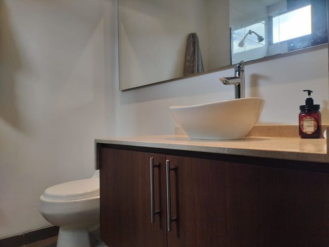 Apartamento de 2 alcobas en arriendo en El Poblado, Medellín, 91 m² · foto 12 de 14