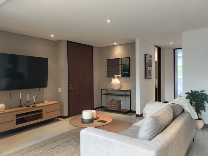 Apartamento de 2 alcobas en arriendo en El Poblado, Medellín, 91 m² · foto 5 de 14