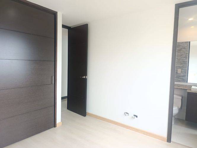 Apartamento de 3 alcobas en arriendo en El Poblado, Medellín, 125 m² · foto 10 de 17