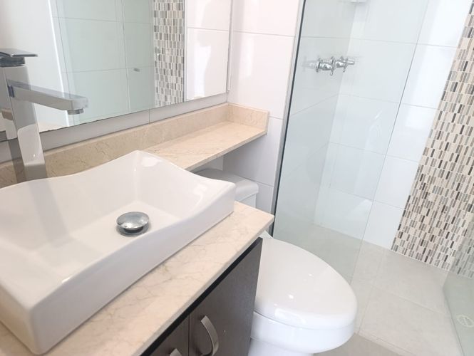 Apartamento de 3 alcobas en arriendo en El Poblado, Medellín, 125 m² · foto 15 de 17