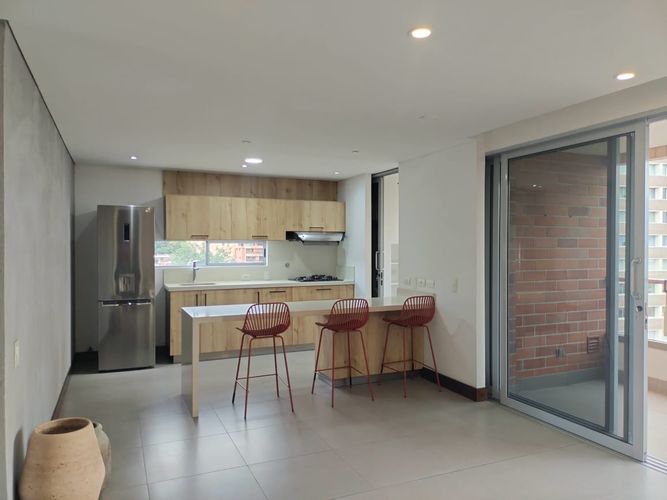 Apartamento de 1 alcoba en arriendo en El Poblado, Medellín, 82 m² · foto 4 de 12