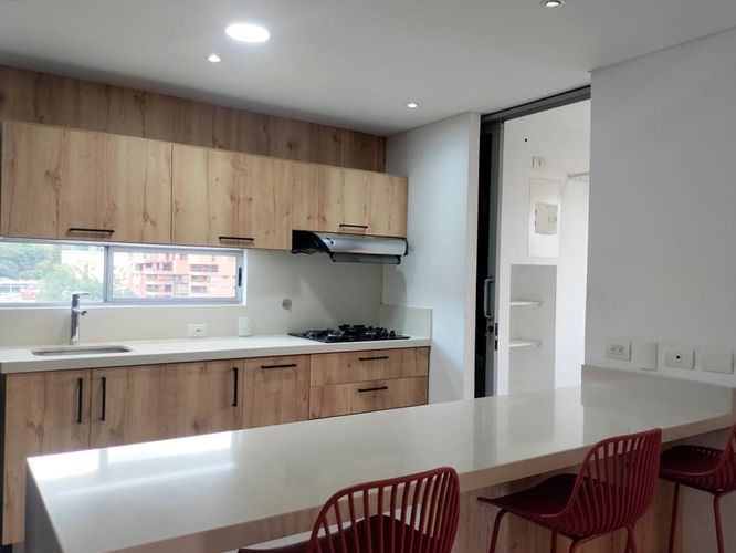 Apartamento de 1 alcoba en arriendo en El Poblado, Medellín, 82 m² · foto 6 de 12