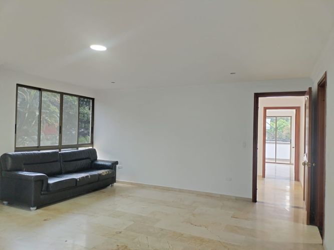 Apartamento de 3 alcobas en venta en El Poblado, Medellín, 250 m² · foto 6 de 16