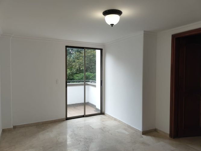 Apartamento de 3 alcobas en venta en El Poblado, Medellín, 250 m² · foto 12 de 16