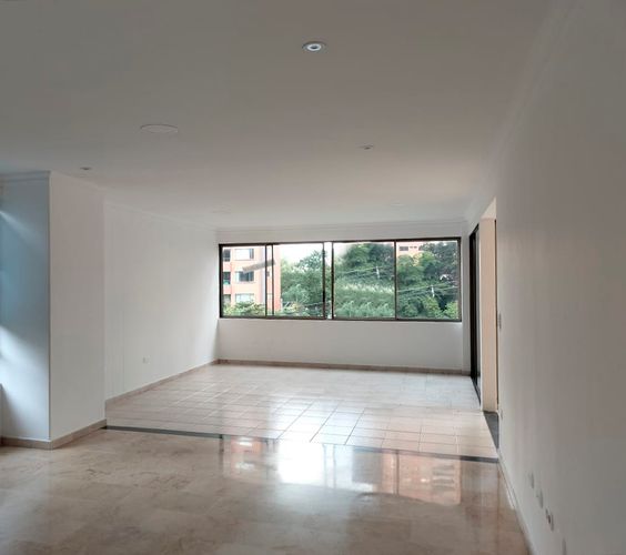 Apartamento de 3 alcobas en venta en El Poblado, Medellín, 250 m² · foto 14 de 16