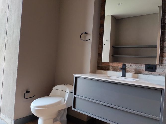 Apartamento de 2 alcobas en venta en El Poblado, Medellín, 100 m² · foto 17 de 19