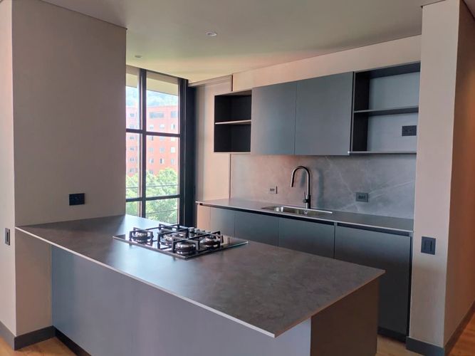 Apartamento de 2 alcobas en venta en El Poblado, Medellín, 100 m² · foto 7 de 19