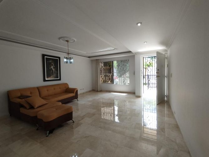 Casa de 4 alcobas en venta en El Ingenio, Cali, 470 m² · foto 3 de 19
