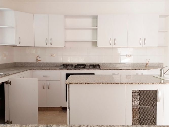 Casa de 4 alcobas en venta en El Tesoro, Medellín, 450 m² · foto 4 de 17