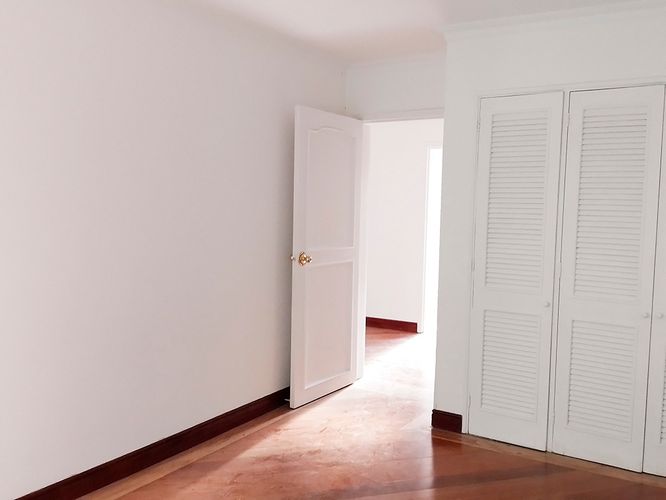 Casa de 4 alcobas en venta en El Tesoro, Medellín, 450 m² · foto 9 de 17