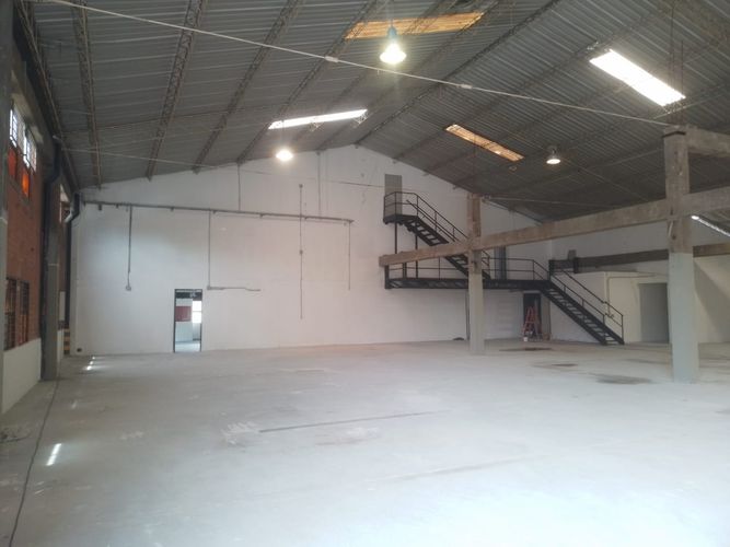 Bodega en arriendo en Noel, Medellín, 1160 m² · foto 2 de 19