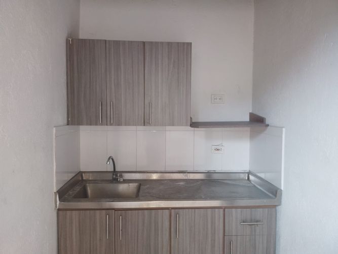 Bodega en arriendo en Parque De Caldas, La Estrella, 621 m² · foto 8 de 13