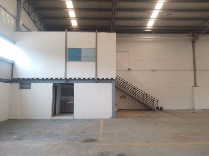 Bodega en arriendo en Parque De Caldas, La Estrella, 621 m² · foto 9 de 13