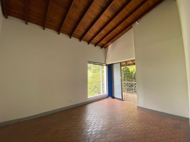 Oficina en arriendo en El Poblado, Medellín, 400 m² · foto 3 de 8