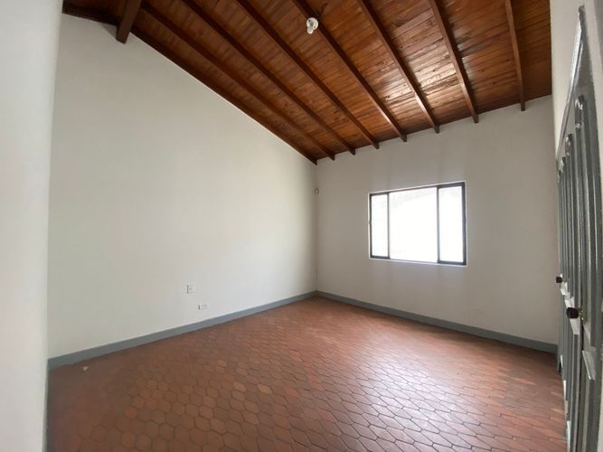Oficina en arriendo en El Poblado, Medellín, 400 m² · foto 7 de 8