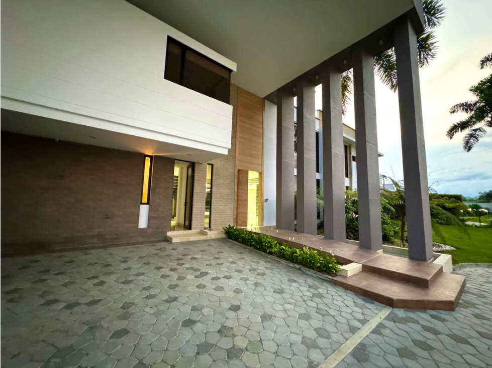 Casa en venta en Cerritos, Pereira · foto 2 de 24