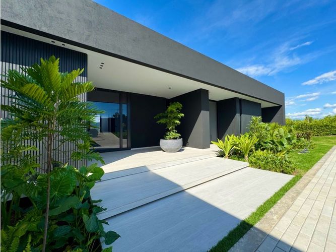 Casa de 4 alcobas en venta en Cerritos, Pereira, 830 m² · foto 2 de 20