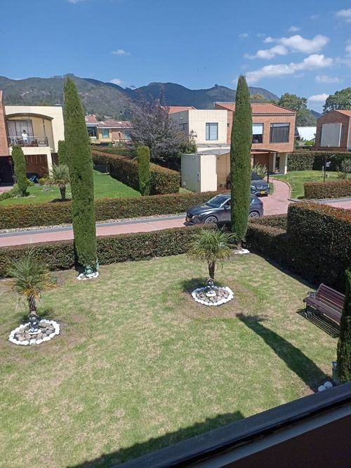 Casa de 4 alcobas en venta en Pueblo Viejo, Cota, 232 m² · foto 3 de 21