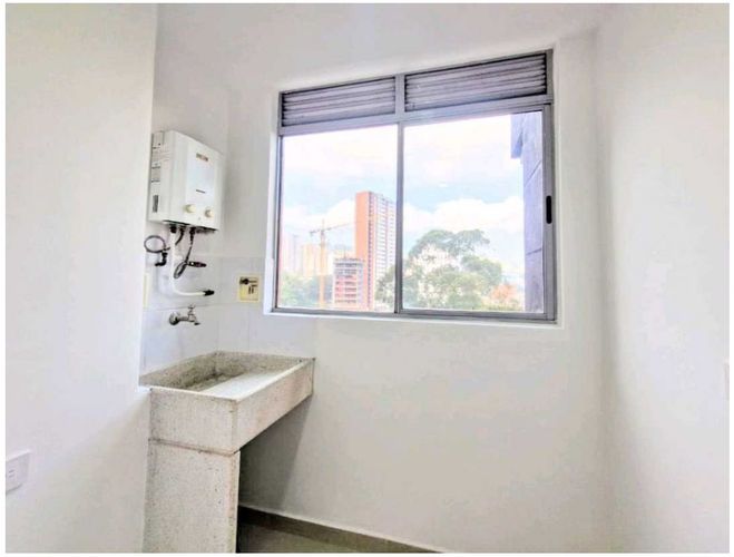 Apartamento de 3 alcobas en venta en Loma De La Doctora, Sabaneta, 89 m² · foto 9 de 11