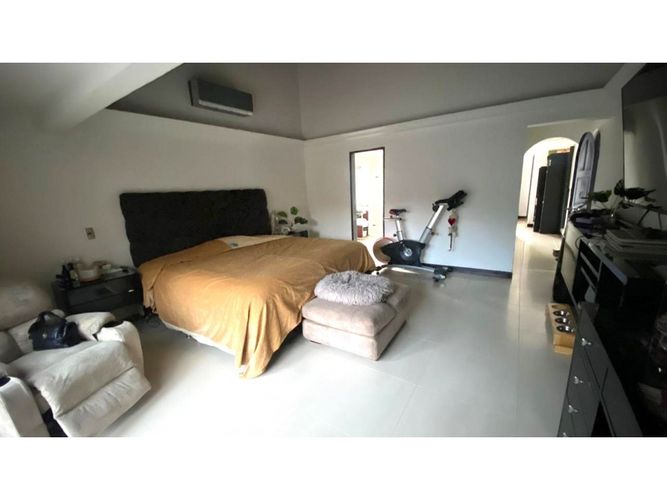 Casa de 4 alcobas en venta en El Poblado, Medellín, 373 m² · foto 9 de 22