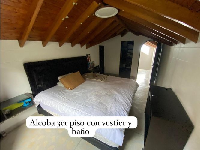 Casa de 4 alcobas en venta en El Poblado, Medellín, 373 m² · foto 16 de 22