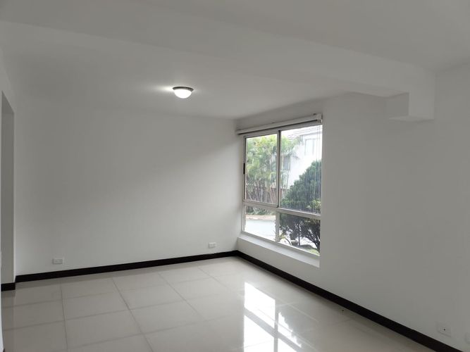 Casa de 3 alcobas en arriendo en El Poblado, Medellín, 320 m² · foto 2 de 15