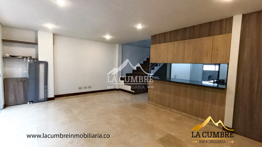 Casa de 3 alcobas en venta en Loma Benedictinos, Envigado, 150 m² · foto 3 de 16