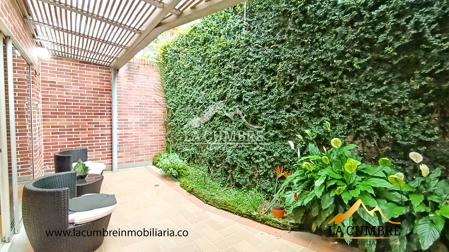 Casa de 3 alcobas en venta en Loma Benedictinos, Envigado, 150 m² · foto 4 de 16