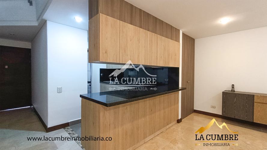 Casa de 3 alcobas en venta en Loma Benedictinos, Envigado, 150 m² · foto 6 de 16