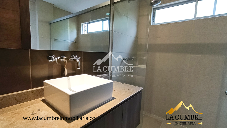 Casa de 3 alcobas en venta en Loma Benedictinos, Envigado, 150 m² · foto 13 de 16