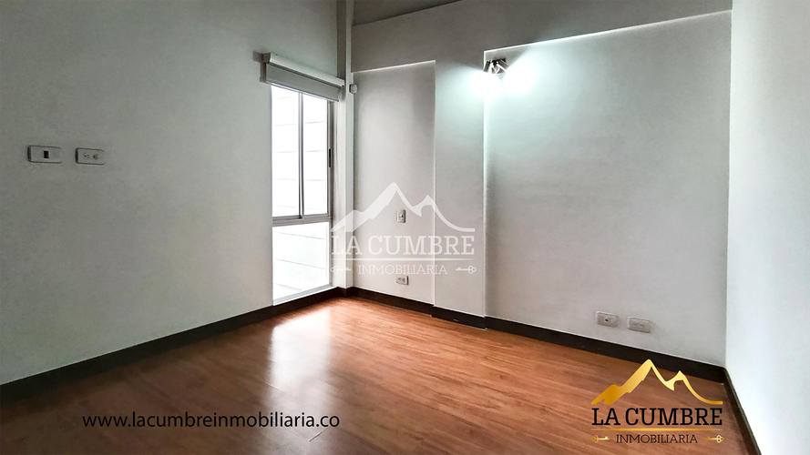 Casa de 3 alcobas en venta en Loma Benedictinos, Envigado, 150 m² · foto 14 de 16