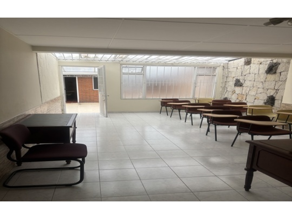 Casa en venta en Normandia, Bogotá · foto 3 de 20