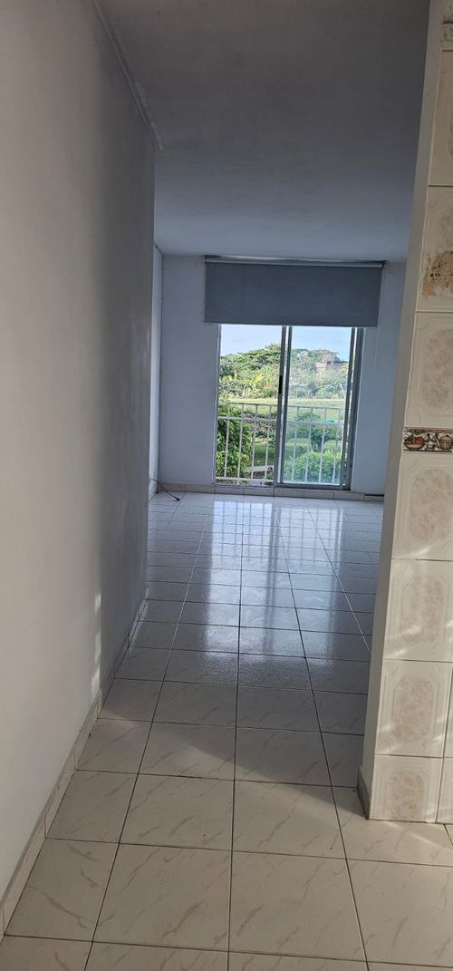 Apartamento de 3 alcobas en venta en Valle Grande, Cali, 46 m² · foto 7 de 12