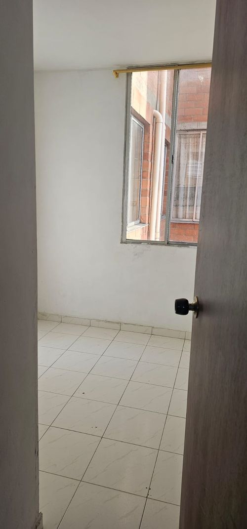 Apartamento de 3 alcobas en venta en Valle Grande, Cali, 46 m² · foto 11 de 12