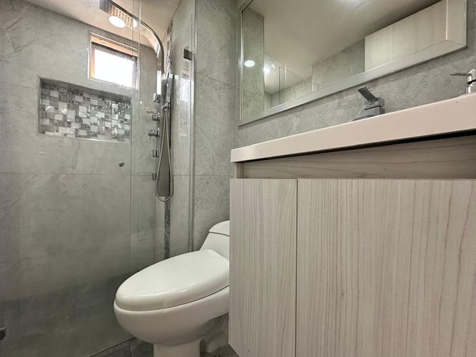 Apartamento de 3 alcobas en venta en El Poblado, Medellín, 90 m² · foto 12 de 13
