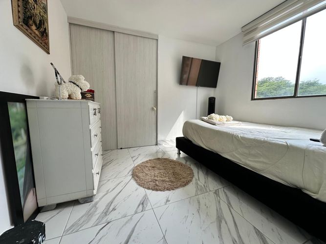 Apartamento de 3 alcobas en venta en El Poblado, Medellín, 90 m² · foto 8 de 13